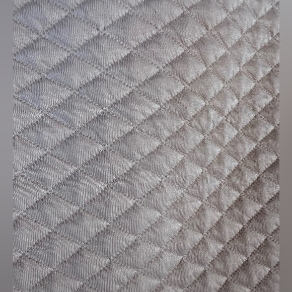 Beige Quilted Ruffle Women's Top, Size Large - Picture 3 of 5